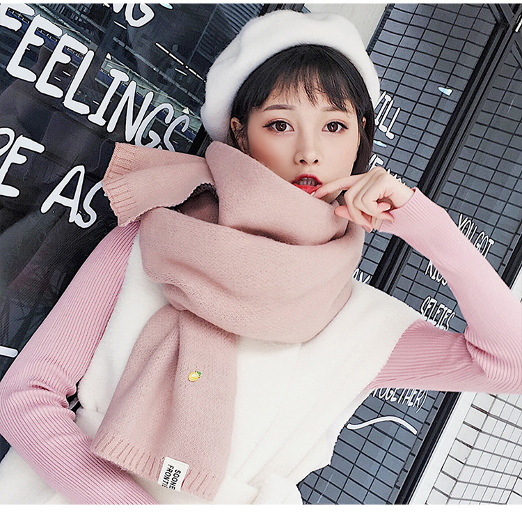 ผ้าพันคอไหมพรมเนื้อนุ่ม แต่งเข็มกลัด สัปปะรด น่ารัก สไตล์เกาหลี พร้อมส่ง same pic