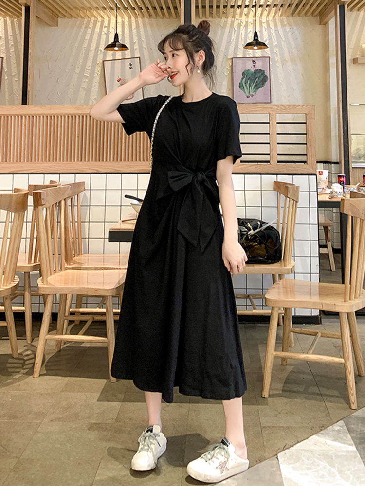 Dress4656 เดรสยาวสีเอิร์ธโทนสไตล์มินิมอล ผูกโบว์ช่วงเอวดูมีดีเทล ผ้าคอตตอนเนื้อดีนุ่มใส่สบาย งานสวยใส่ง่ายดีเทลน่ารักเรียบๆ เท่ๆ ดูมีสไตล์ไม่ซ้ำใคร มี 2 สี ดำ, เขียวหม่น