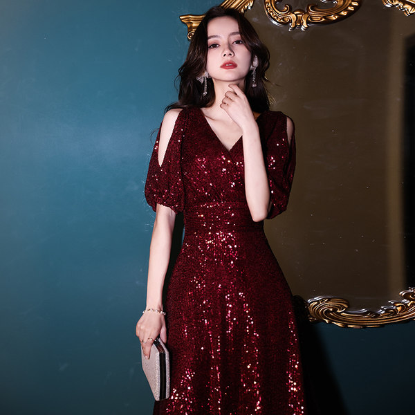 ชุดราตรี ชุดราตรีสวยหรู แบบ ทันสมัย Evening dress