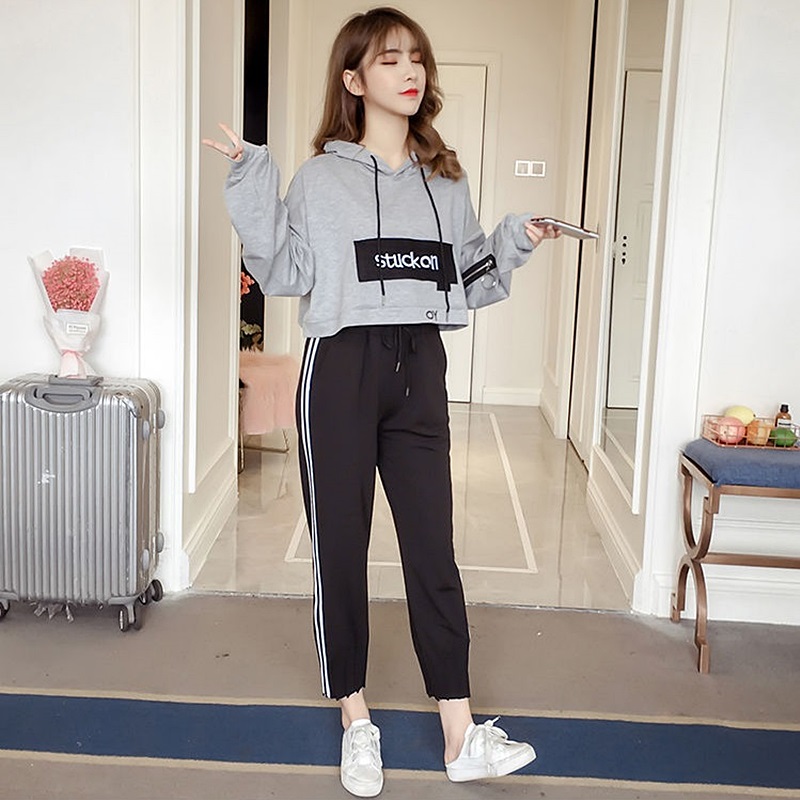 Set_bt1791 ชุดเซ็ท 2 ชิ้น(เสื้อ+กางเกง) เสื้อครอปโอเวอร์ไซส์แขนยาว+กางเกงขายาวเอวยืดปลายขาปล่อยแต่งแถบข้าง ผ้าคอตตอนเนื้อดีนุ่มยืดหยุ่นสูงใส่สบาย งานเซ็ทเข้าชุดสุดน่ารักเท่ๆ คูลๆ แบบไม่ซ้ำใคร ใส่เก๋ๆ ได้บ่อย แยกใส่กับตัวอื่นก็สวย มี 2 สี