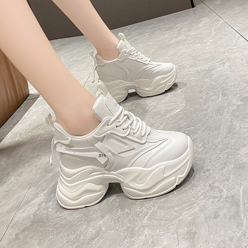 รองเท้าผ้าใบเสริมส้นสูง ไซต์35-39 สนใจทักแชท ฟรีค่าส่ง!