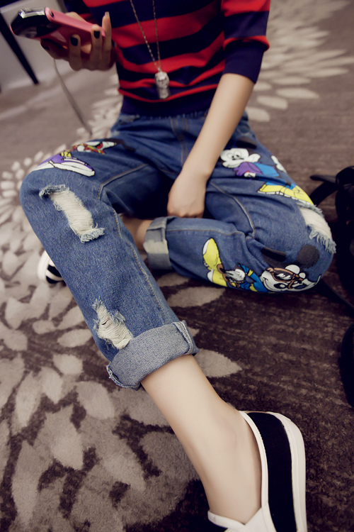 กางเกงยีนส์ สกรีนลายมิกกี้เมาส์ แต่งขาดๆ แนวๆ ทรงสวย พร้อมส่ง same pic