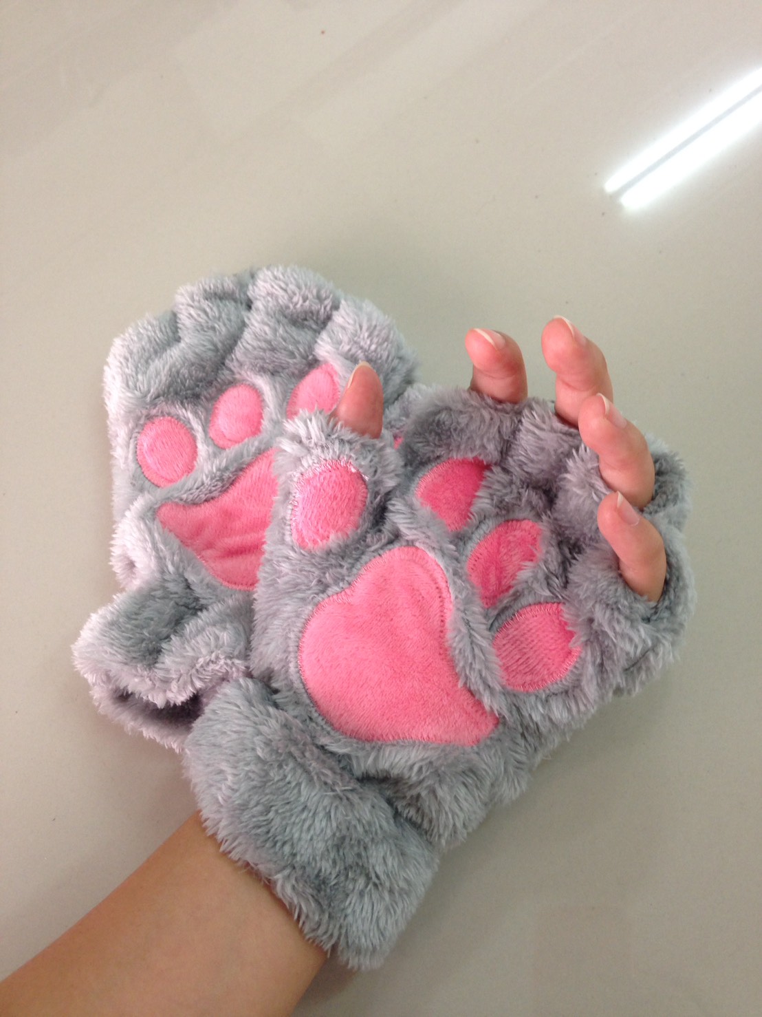 ถุงมือกันหนาว ขนแมวนุ่มๆ ใครชอบแนวแบ๊วๆ ห้ามพลาด