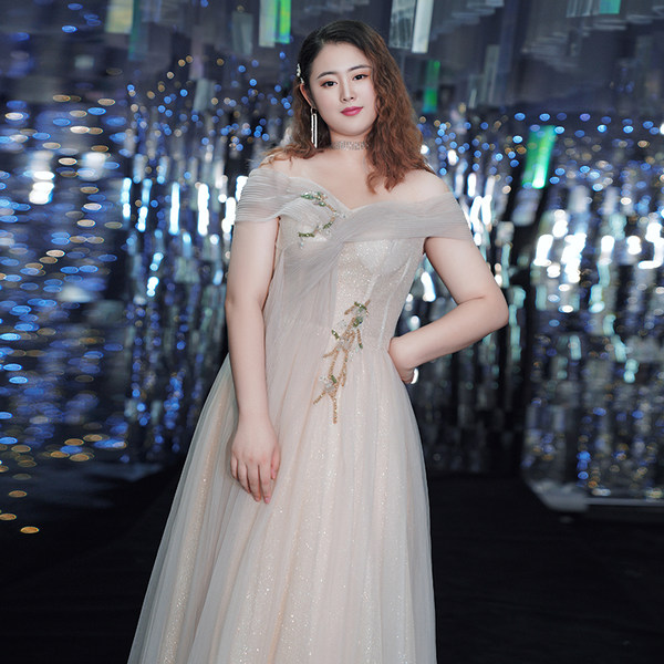 ชุดราตรีคนอ้วน ชุดราตรีไซส์ใหญ่ สาวอวบ ชุดราตรีสาวอวบ ชุดออกงานสาวอวบ ชุดออกงานคนอ้วน