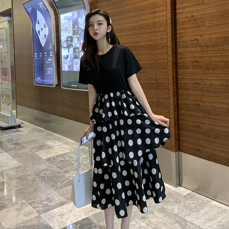 Dress4693 เดรสยาวทรงขนมชั้นไซส์ใหญ่ ด้านบนเป็นผ้าคอตตอนยืดหยุ่นสีพื้นดำตัดต่อกระโปรงเอวยางยืดต่อระบายเป็นชั้นๆ ผ้าไมโครเนื้อดี งานน่ารักใส่เที่ยวชิลด์ๆ หรือวันสบายๆ ก็น่ารักดูดี มีติดตู้ไว้ใส่ได้เรื่อยๆ มี 2 สี ดำ, ขาว