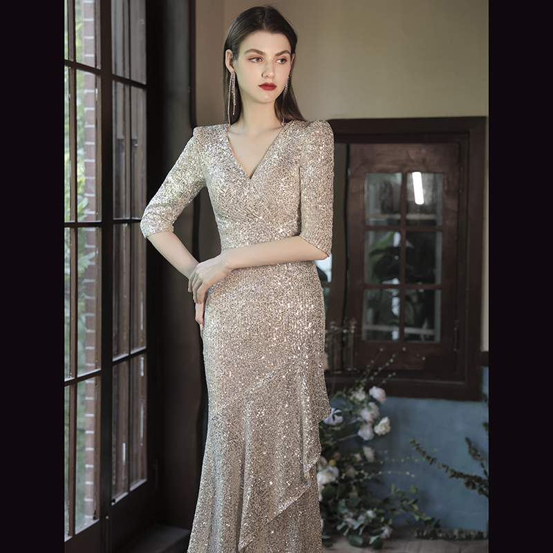 ชุดราตรี ชุดราตรีสวยหรู แบบ ทันสมัย Evening dress