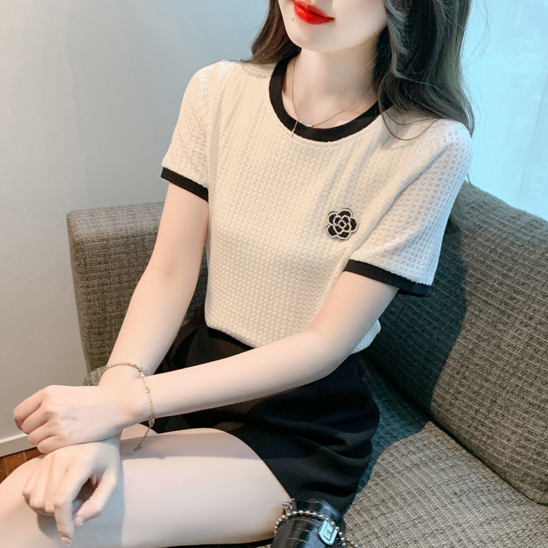 เสื้อผ้าวัยรุ่นเกาหลี เสื้อยืดวัยรุ่นผู้หญิง มีขนาด S M L XL