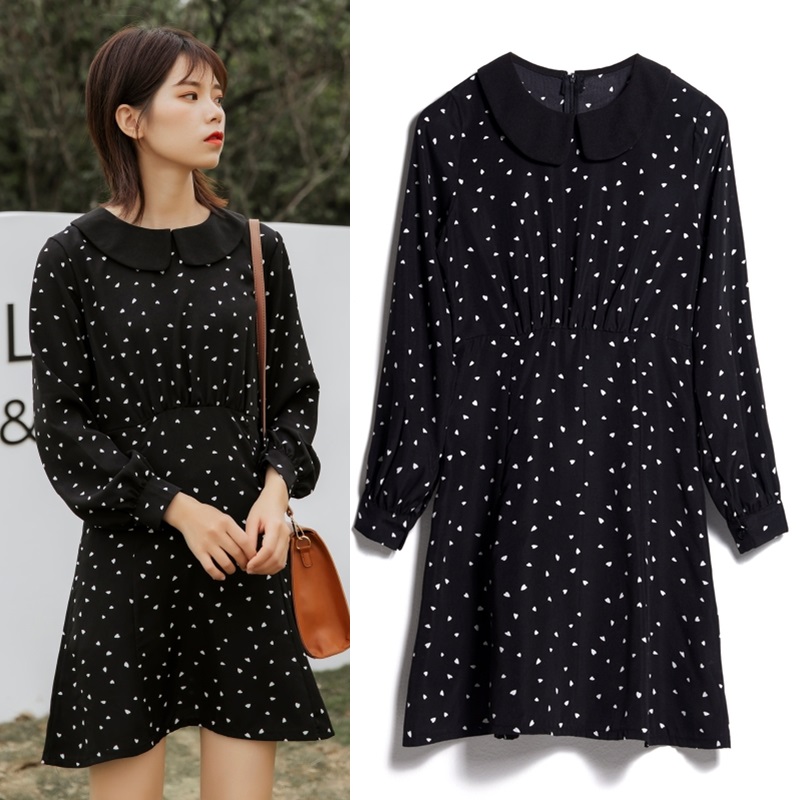 Dress4577 เดรสลายหัวใจสีดำ คอบัว แขนยาวกระดุมข้อมือ ซิปหลังใส่ง่าย ผ้าไมโครเนื้อดีใส่สบาย งานสวยผ้านุ่มน่าใส่ ทรงนี้ใส่ได้เรื่อยๆ ใส่ทำงาน ใสเที่ยว ชุดเดียวจบเลยจ้า