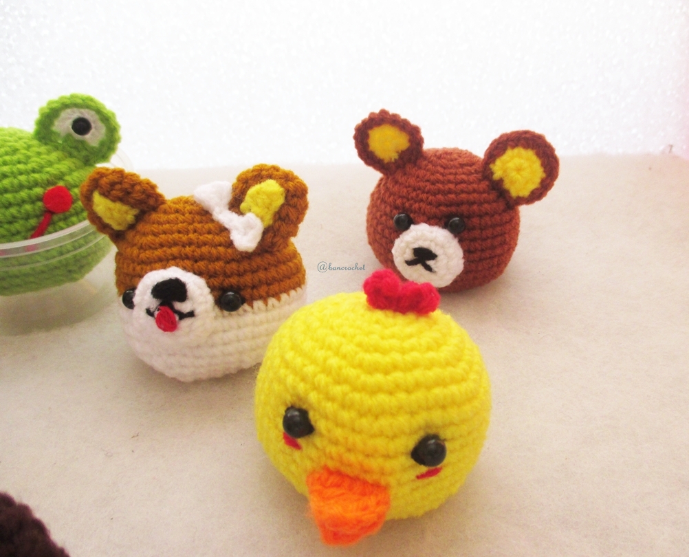 พวงกุญแจหัวตุ๊กตาคุมะถัก สูง 2 นิ้ว rilukkuma bear amigurumi crochet keychain