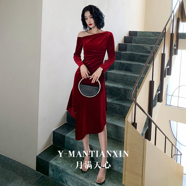 ชุดราตรี ชุดราตรีสวยหรู แบบ ทันสมัย Evening dress