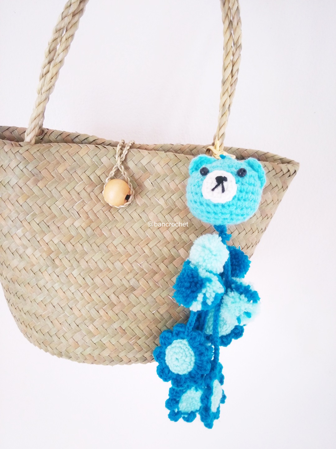 Bancrochet กระเป๋าสานกระจูดห้อยพวงกุญแจ grajood basket weave bags คละสี 7*10*7*12 นิ้ว