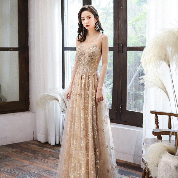 ชุดราตรี ชุดราตรีสวยหรู แบบ ทันสมัย Evening dress