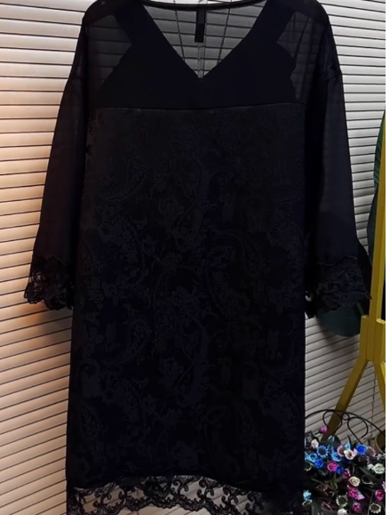 เสื้อลูกไม้ สีดำ พลัสไซต์ เสื้อลูกไม้ แบบผู้ใหญ่ สีดำ ใส่ออกงาน แบบสวย ๆ ผ้าทิ้งตัว เงางาม ใส่ออกงานทางการ 737926