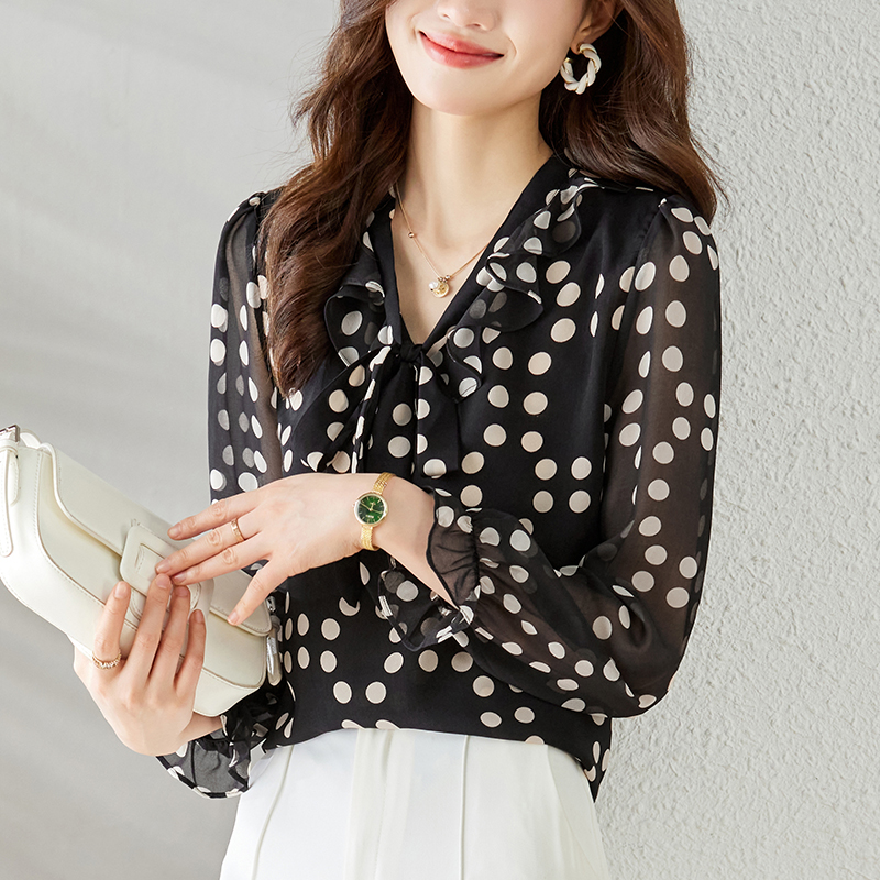 เสื้อเชิ้ตผู้หญิงแขนยาว เสื้อเชิ้ตผู้หญิงใส่ทํางาน 390 บาทต่อชิ้น ฟรีค่าจัดส่ง