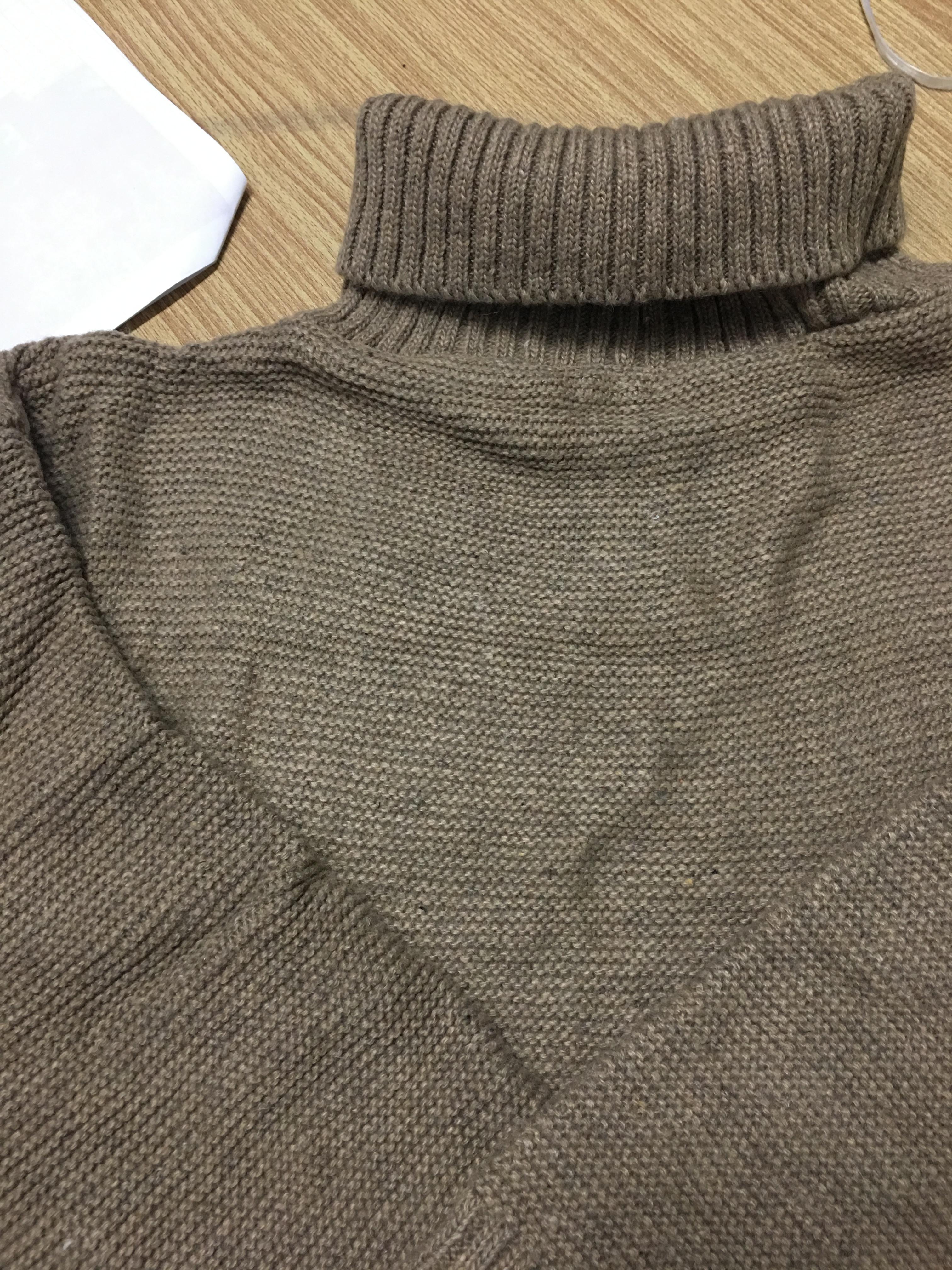 เสื้อสเวตเตอร์ ไหมพรมคอเต่า ตัวสั้น สีน้ำตาล ยืดได้เยอะ พร้อมส่ง