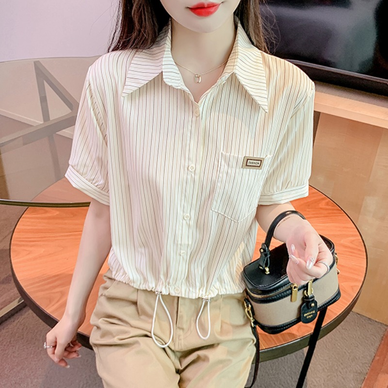เสื้อเชิ้ตผู้หญิงใส่ทํางาน 390 บาทต่อชิ้น ฟรีค่าจัดส่ง