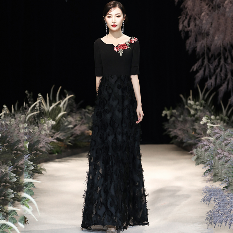 ชุดราตรี ชุดราตรีสวยหรู แบบ ทันสมัย Evening dress