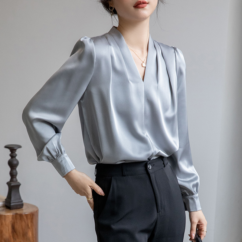 เสื้อเชิ้ตผู้หญิงแขนยาว เสื้อเชิ้ตผู้หญิงใส่ทํางาน 390 บาทต่อชิ้น ฟรีค่าจัดส่ง