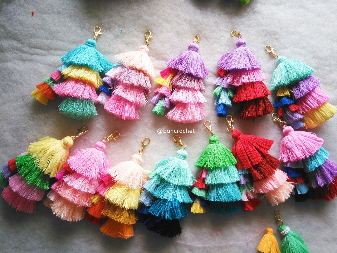 Bancrochet พวงกุญแจพู่ห้อยกระเป๋า tassels pompoms keychains หลากสี 5.5-6นิ้ว