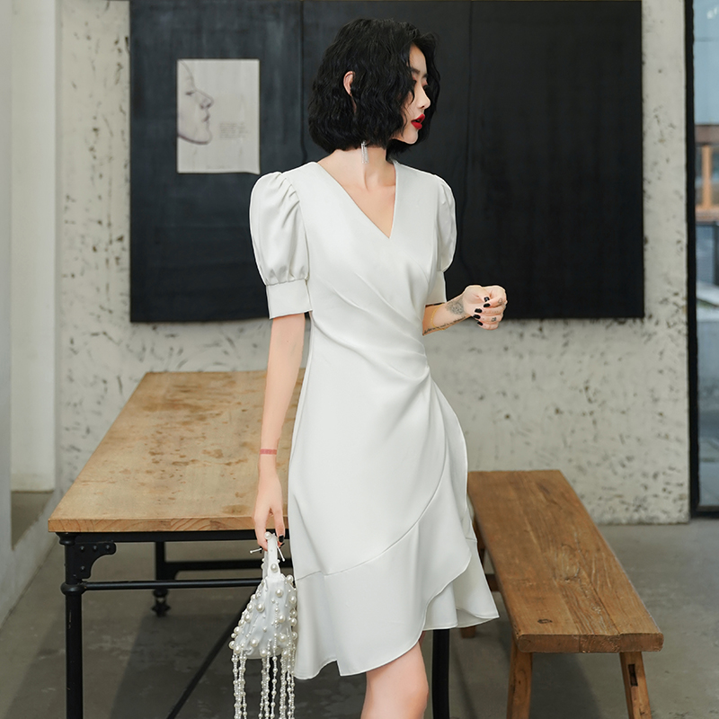 ชุดราตรี ชุดราตรีสวยหรู แบบ ทันสมัย Evening dress