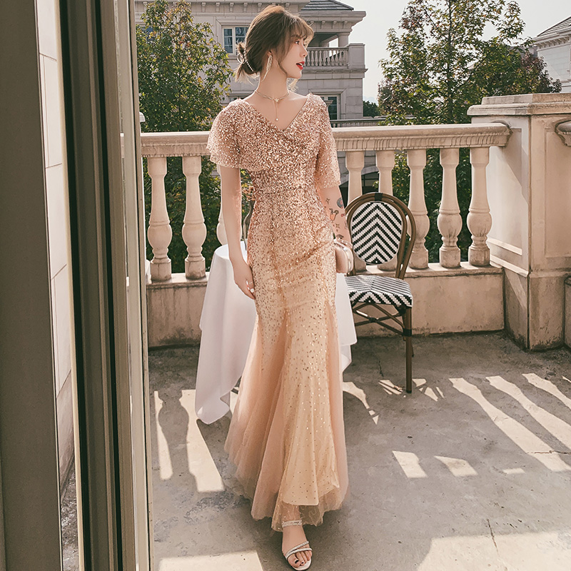 ชุดราตรี ชุดราตรีสวยหรู แบบ ทันสมัย Evening dress