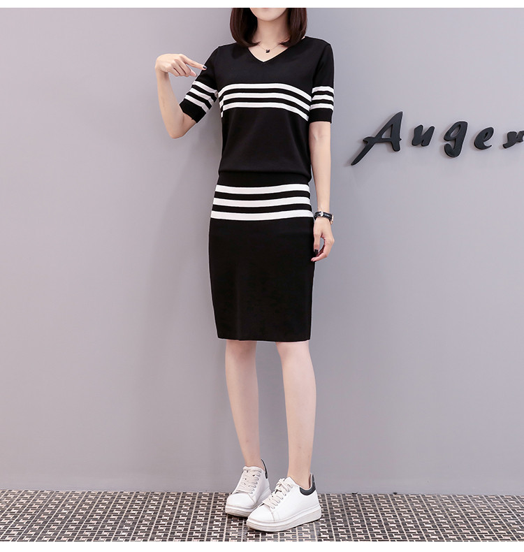 Set_bs1731 ชุดเซ็ทไหมพรม 2 ชิ้น(เสื้อ+กระโปรง) เสื้อคอวี+กระโปรงทรงเข้ารูป งานไหมพรมเนื้อนุ่มเนียนมีน้ำหนักยืดหยุ่นสูง