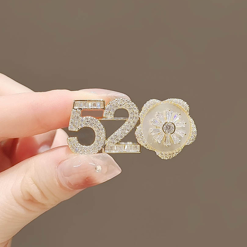 เข็มกลัด เข็มกลัดสวยๆ เข็มกลัดติดเสื้อ Brooch
