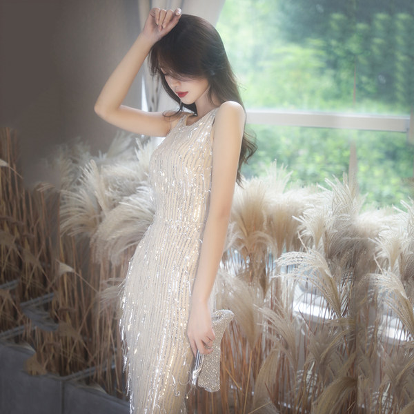 ชุดราตรี ชุดราตรีสวยหรู แบบ ทันสมัย Evening dress