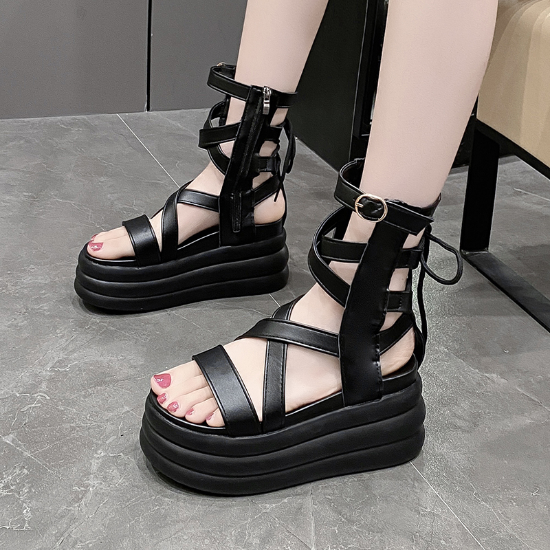 รองเท้าผ้าใบเสริมส้นสูง ไซต์35-39 สนใจทักแชท ฟรีค่าส่ง!