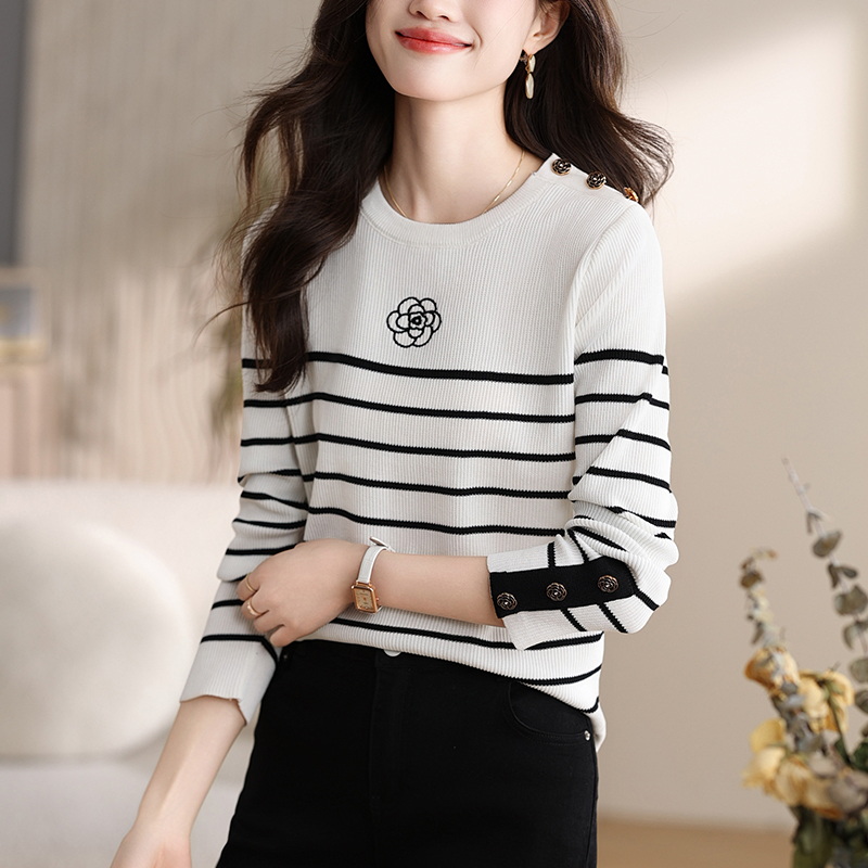เสื้อเชิ้ตผู้หญิงแขนยาว เสื้อเชิ้ตผู้หญิงใส่ทํางาน 390 บาทต่อชิ้น ฟรีค่าจัดส่ง