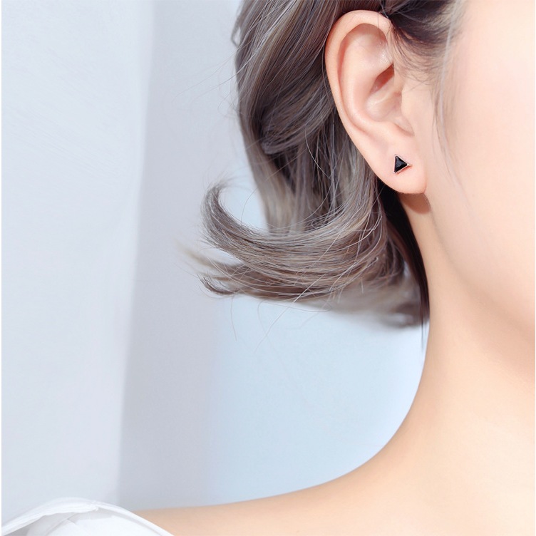ต่างหูเงินแท้ S925 รุ่น Numb ต่างหูก้านเสียบ เพชรCZ 3เหลี่ยม สีขาวใส สีดำ เงินแท้ทั้งชิ้น Silver925