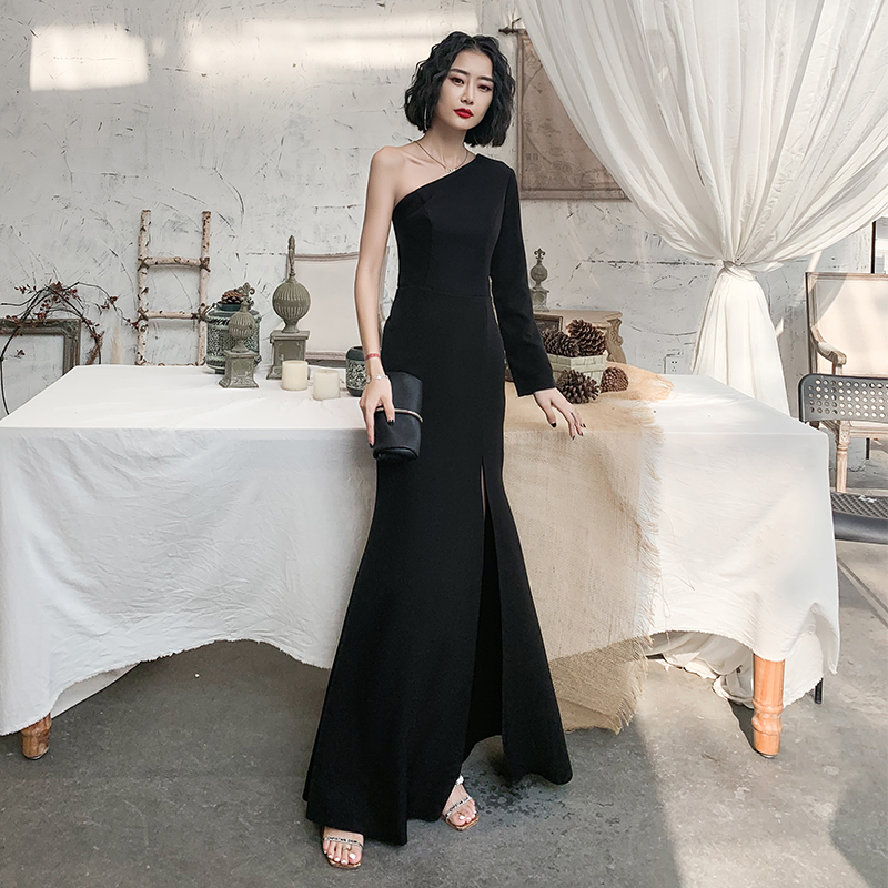 ชุดราตรี ชุดราตรีสวยหรู แบบ ทันสมัย Evening dress