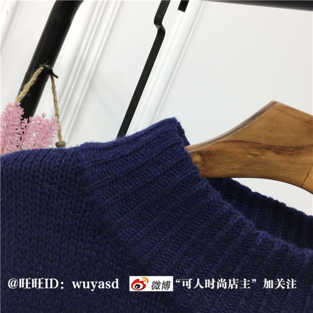 Sweater สีกรมเข้ม เสื้อไหมพรมถักคอตั้งตัวยาว ใส่ตัวเดียวเป็นเดรสได้เลย เก๋ๆ ไหมพรมนุ่มยืดได้เยอะ