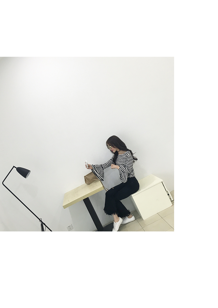 เสื้อเชิ้ตแฟชั่น ลายทาง แต่งแขนเก๋ๆ พร้อมส่ง