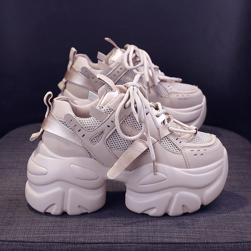 รองเท้าผ้าใบเสริมส้นสูง ไซต์35-39 สนใจทักแชท ฟรีค่าส่ง!
