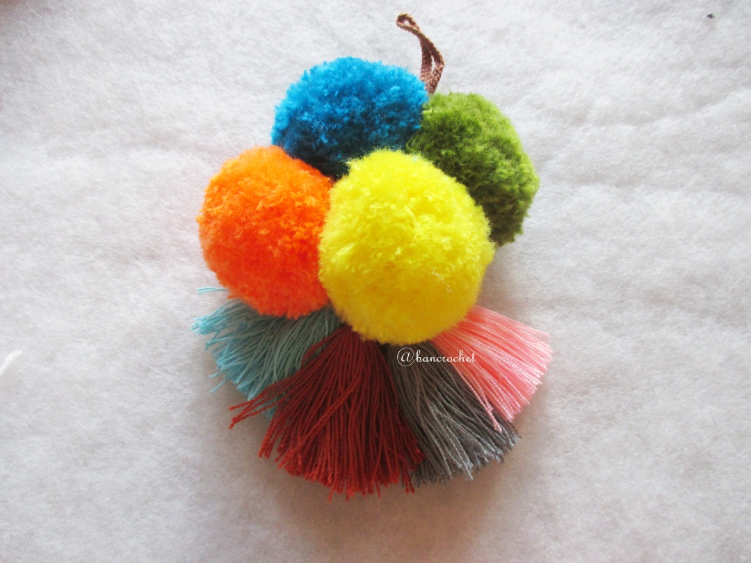 พู่+ปอมปอมแขวนกระเป๋าถักโครเชต์ pompom