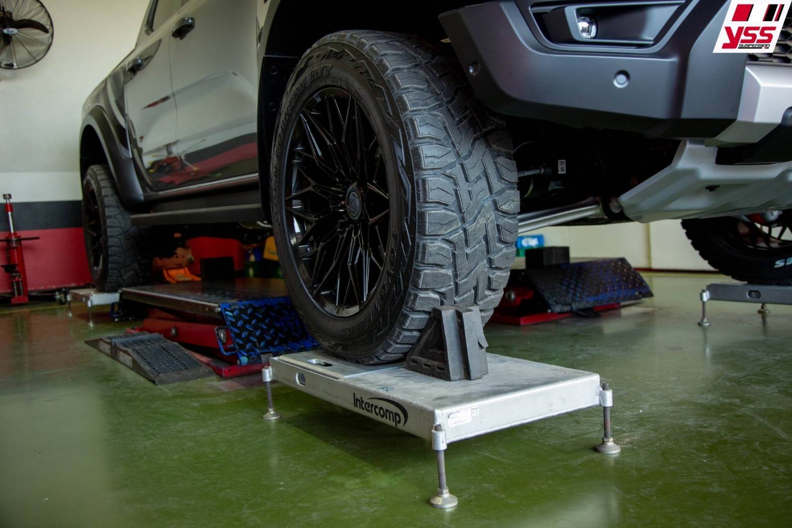 สปริงรถยนต์ YSS รถ Ford Raptor ปี 22> (โหลด/ยกสูง)