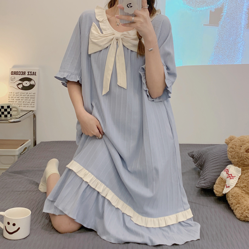ชุดนอนผู้หญิง