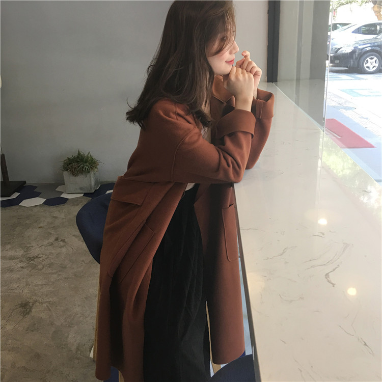 เสื้อโค้ทคลุม สไตล์เกาหลี ผ้าดีทิ้งตัวมีน้ำหนัก กันลมได้ดี เหมาะใส่ไปอากาศไม่หนาวมาก ใส่แล้วเกาหลีสุดๆไปเลย same pic