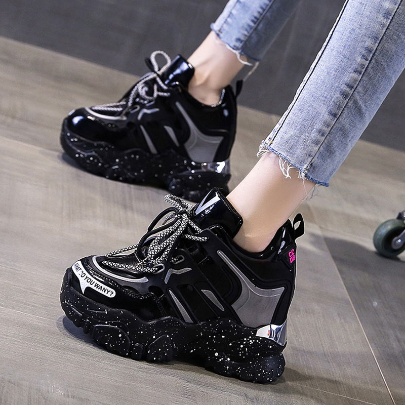 รองเท้าผ้าใบเสริมส้นสูง ไซต์35-39 สนใจทักแชท ฟรีค่าส่ง!