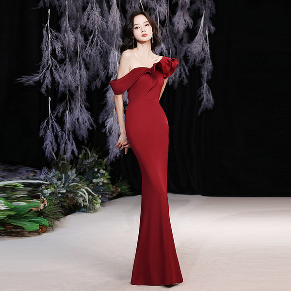 ชุดราตรี ชุดราตรีสวยหรู แบบ ทันสมัย Evening dress
