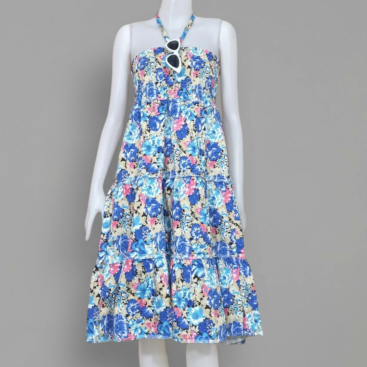 Dress4748 เดรสยาวสม็อครอบอก ใส่เป็นกระโปรงได้ มีสายผูกคอ ผ้าคอตตอนยีนส์, ผ้าสกินนี่เนื้อดี งานสวยคลาสสิคดูดีดูน่ารักทรงนี้มีติดตู้ไว้ใส่ได้เรื่อยๆ