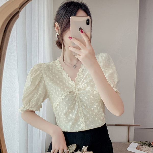 เสื้อลูกไม้ แขนสั้น