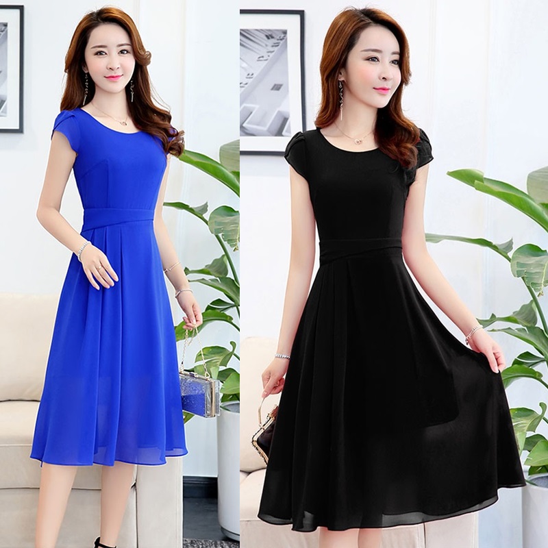 Dress4541 ชุดเดรสยาวทรงสวย ช่วงเอวเข้ารูป ซิปข้างใส่ง่าย มีซับในอย่างดี งานเนี้ยบคัตติ้งดีงาม ทรงเป๊ะผ้าเกรดพรีเมียมดูสวยแพง ใส่ได้ทุกโอกาส มี 2 สี น้ำเงิน, ดำ
