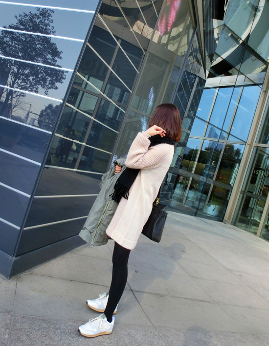 ยาว 26 นิ้ว Sweater เสื้อไหมพรมถักตัวยาว สีครีม ใส่ตัวเดี๋ยวได้เลยเก๋ๆ ยืดได้เยอะ ครีม