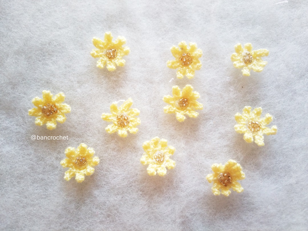 Bancrochet ดอกไม้จิ๋วถักโครเชต์ crochet mini flowers สีเหลือง 0.5 นิ้ว