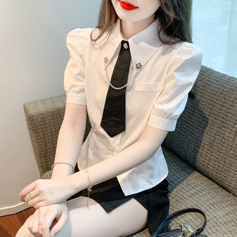เสื้อเชิ้ตผู้หญิงใส่ทํางาน 390 บาทต่อชิ้น ฟรีค่าจัดส่ง