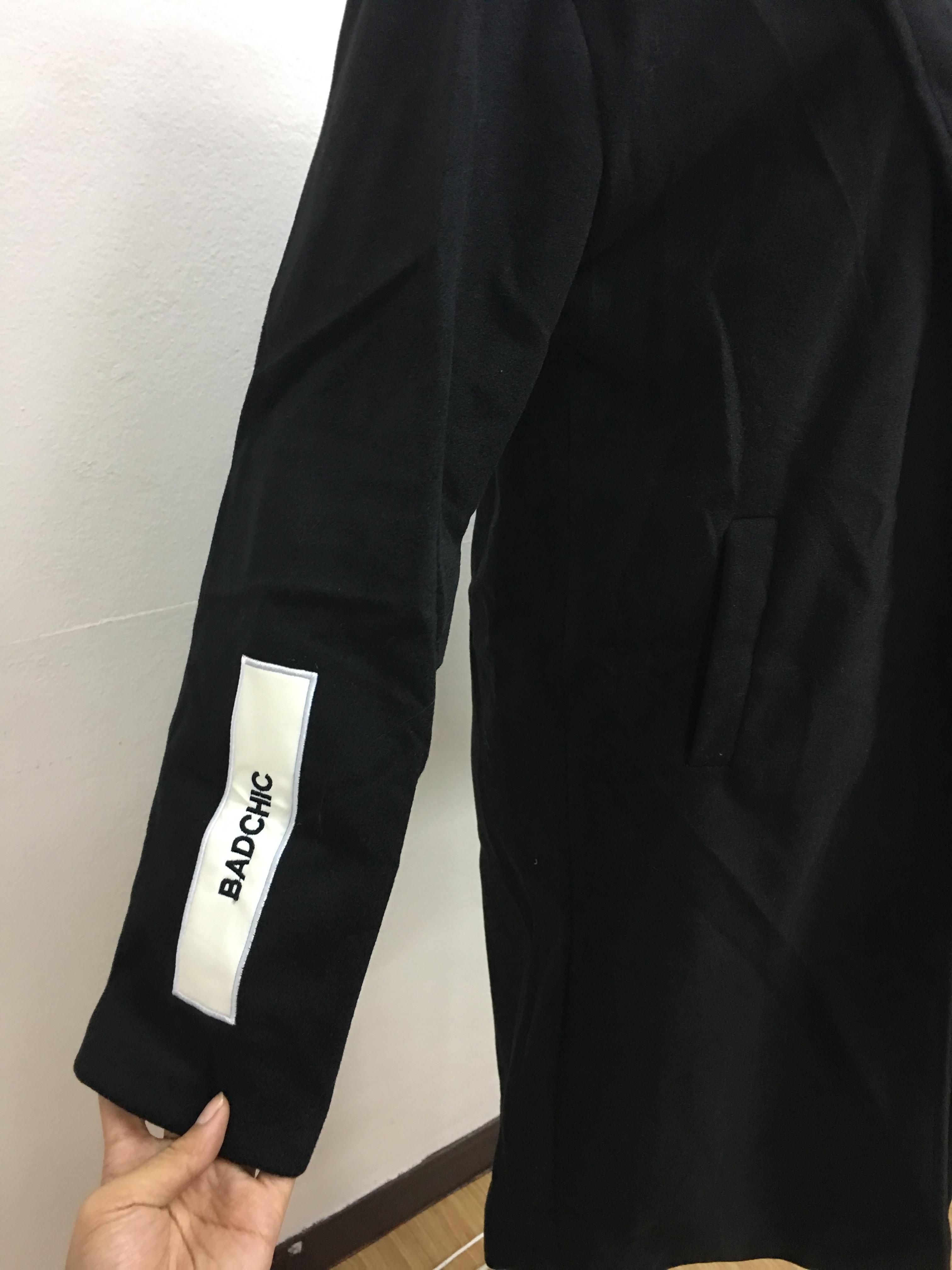 เสื้อโค้ทกันหนาว สไตล์เกาหลี ตัวโคล่ง สีดำ ผ้าสำลีผสมสักกะหลาด ไม่หนามาก ทรงสวย บุซับในกันลม พร้อมส่งจ้า same pic