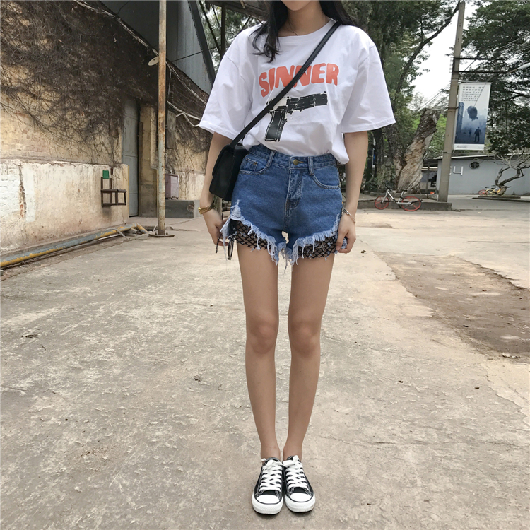 กางเกงยีนส์ขาสั้น แต่งชายกางเกงขาดเห็นต่าขายสีดำด้านใน Sexy พร้อมส่ง