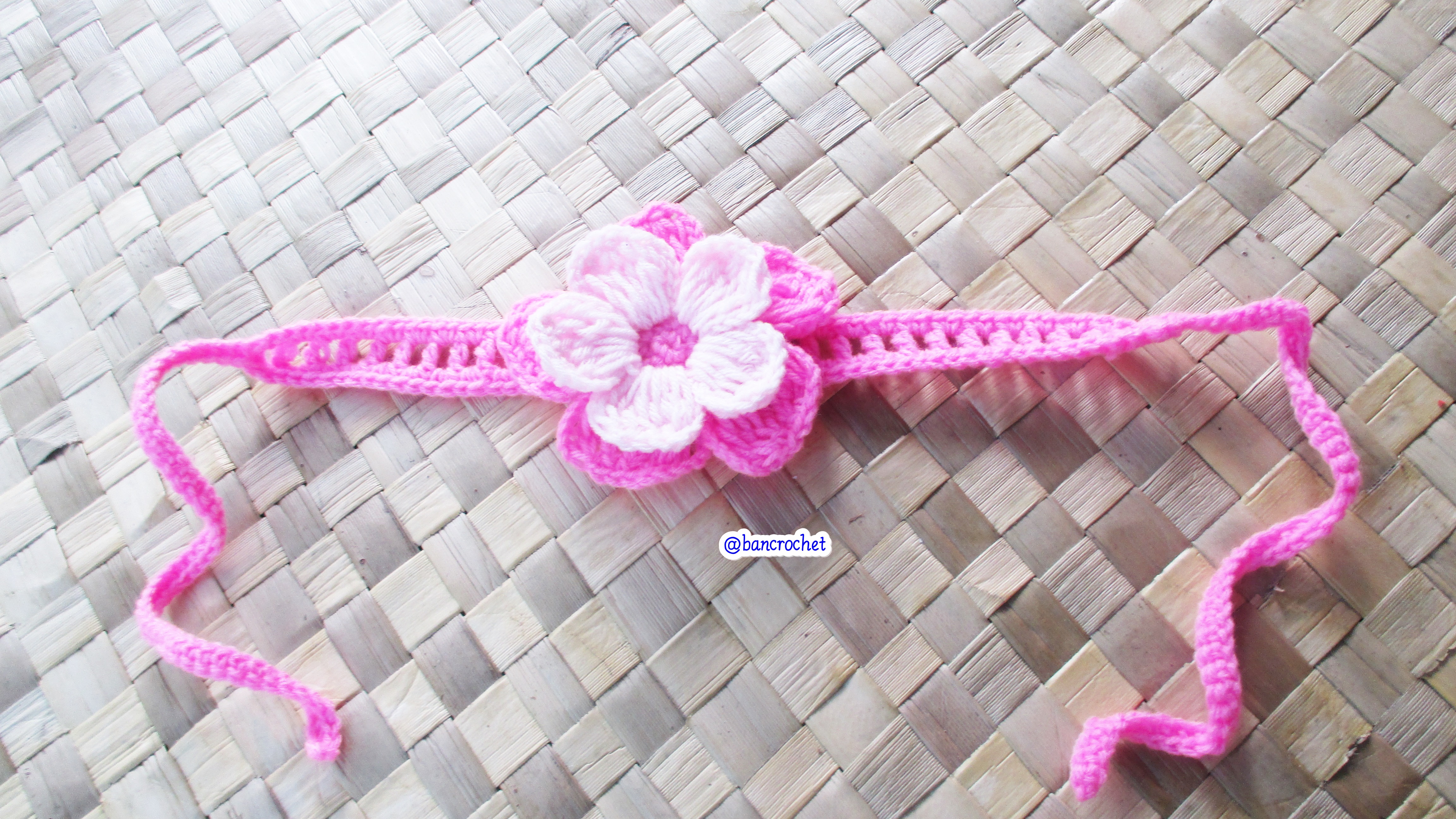 Bancrochet ที่คาดผมถักโครเชต์ ดอกไม้ถักคาดผม Crochet Flower Headband ชมพู 7x6 Inch